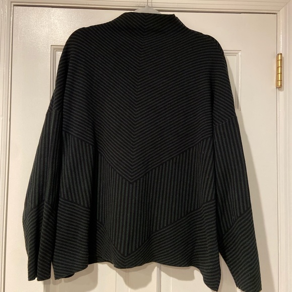 Tahari Textured Mock Neck Sweater – Green/Black – Size 2X - Picture 2 of 8